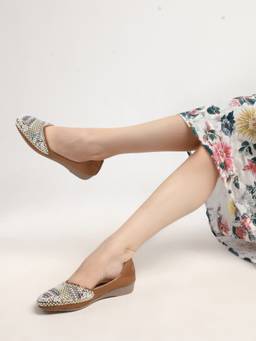 DENILL - Women Brown Embellished Rhinestone Juttis