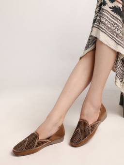 DENILL - Women Copper Geometric Embellishments Slip-On Juttis