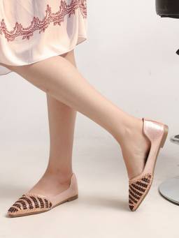 DENILL - Women Pink Pointed Toe Juttis With Pearl Beaded