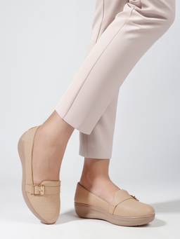 DENILL - Women Beige Textured Buckle Loafers