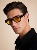 Yellow color option, Currently selected