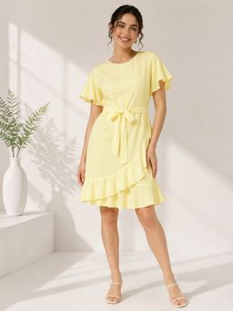 Oxolloxo - Women Yellow Round Neck Short Sleeve Ruffle Dress with Tie-Up Belt