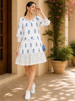Oxolloxo - Women White Floral Printed Round Neck 3/4 Sleeve Lace Detail Dress