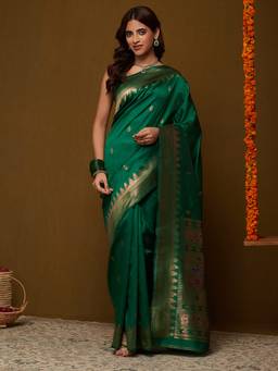 Garden VARELI - Women Bottle Green Art Silk Woven Saree
