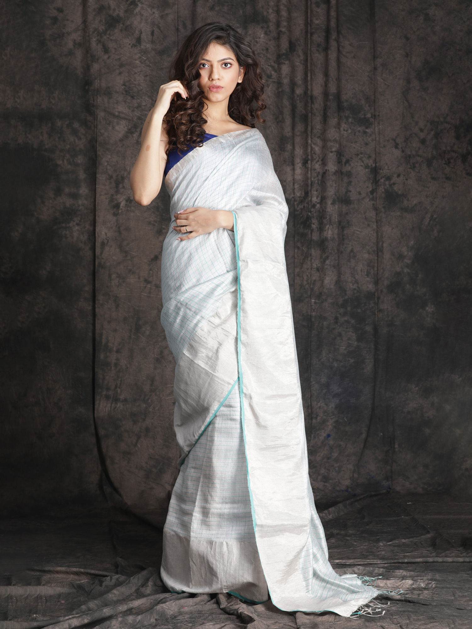 CHARUKRITI White Matka Silk Saree With Sea Green Checkered Design With Unstitched Blouse CHARUKRITI White Matka Silk Saree With Sea Green Checkered Design With Unstitched Blouse