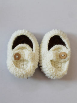 Woonie - Handmade Cream Moccasins