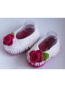 Woonie - White Floral Handmade Woolen Booties