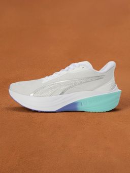 Puma - Darter Pro Fade Women White Running Shoes