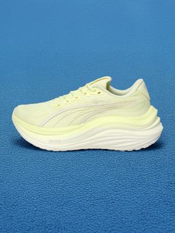 Puma - MagMaNITRO Women Yellow Running Shoes