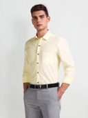Yellow color option, Currently selected