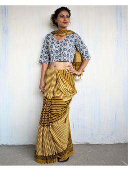 Chidiyaa - Mustard Block Printed Pure Cotton Mul Saree without Blouse