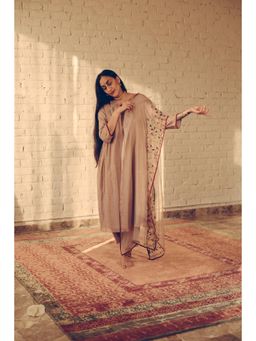 Sarang Kaur - Beige Ranjeet Dupatta