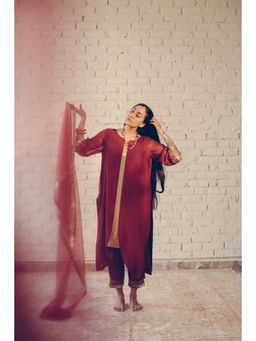 Sarang Kaur - Maroon Nizam Dupatta