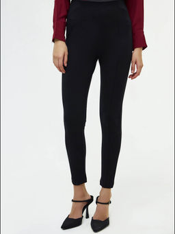 Cover Story - Black Solid Slim Fit Leggings