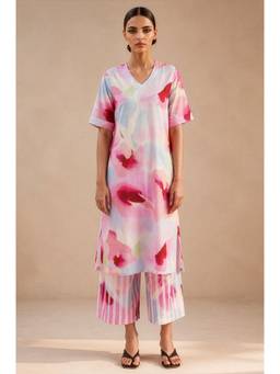 W - Multi-Color Printed V-Neck Kurta & Pant