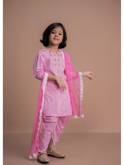 Mini Maana - Ira Pink Cotton Leheriya Printed Kurta with Dhoti and Dupatta