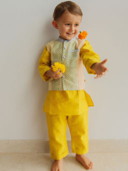 DULAAR - Yellow Geometric Straight Mid Waist Kurta Pyjama With Jacket