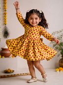 Yellow color option, Currently selected