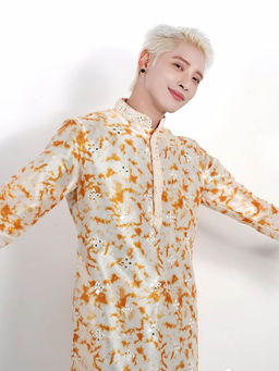 KISAH - Men White Kurta Churidar (Set of 2)