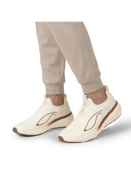 Neeman's - Off White Novra Slip On Sneakers for Men