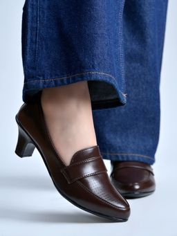 Shoetopia - Elegant Brown Loafers for Girls