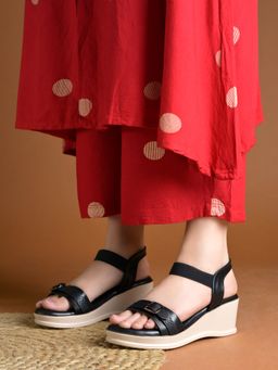 Shoetopia - Girls Classic Black Wedge Heels