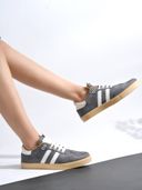 Grey color option, Currently selected