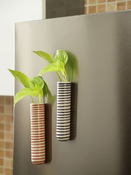 VarEesha - Greendoor Red and Blue Spiral Ceramic Magnetic Planters Set of 2