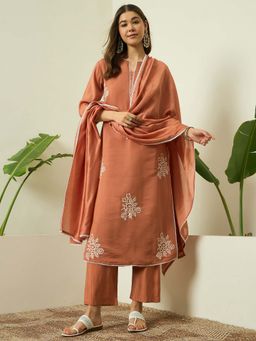 AVANSHEE - Embroidered Chanderi Cotton Peach Kurta with Pant & Dupatta