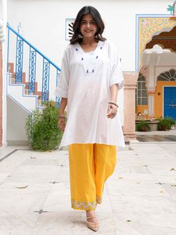 Urbanstree - Chaavi Kurta with Pant