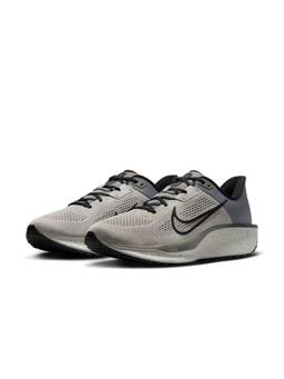Nike - Mens Quest 6 Running Shoes - Beige