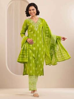 Libas - Green Floral Printed Straight Kurta with Pant and Dupatta (Set of 3)