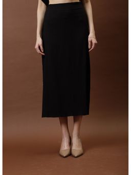AAREIN - Black Solid Pleated Midi Skirt