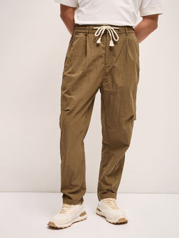 The Bear House - Men's Tan Solid Relaxed Fit Casual Trouser With Drawstring Closure