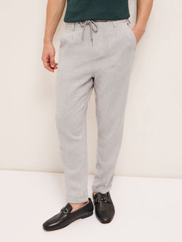 The Bear House - Men's Grey Solid Relaxed Fit Pleated Trouser