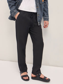 The Bear House - Men's Black Solid Mid Rise Pleated Korean Trouser