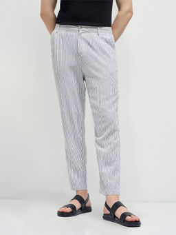 The Bear House - Men's White Striped Slim Fit Casual Trouser