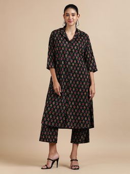 Black & Blah Blah - Black Relaxed Fit Floral Printed Kurta and Pant (Set of 2)
