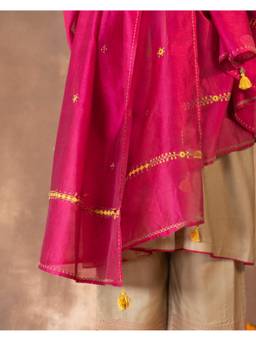 Rangsutra - Ruhani Pink Soof Hand Embroidery Chanderi Dupatta