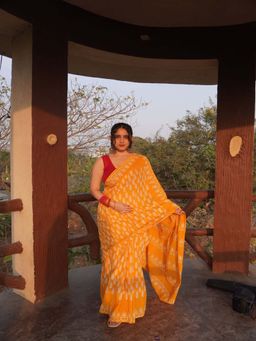 SainSisters - Yellow Printed Saree with Unstitched Blouse with Unstitched