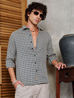 Campus Sutra - Men Black Checks Casual Shirt
