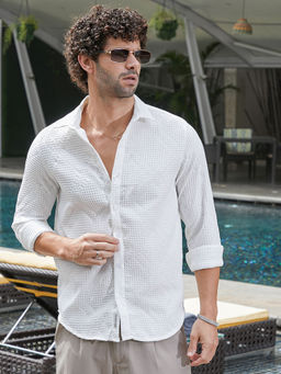 Campus Sutra - Men White Solid Casual Shirt
