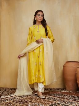 Mushio - Pastel Yellow Floral Embroidered Chanderi Azra Kurta with Pant and Dupatta (Set of 3)