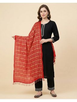 MUFFLY - Women Red Bandhani Gharchola Printed Crush Dupatta with Tassel Border