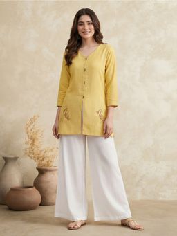 Jaipur Kurti - Mustard Printed Cotton Blend V-Neck Kurti