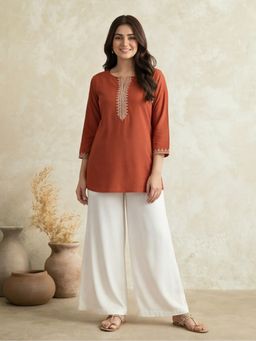 Jaipur Kurti - Orange Printed Cotton Blend Round Neck Kurti