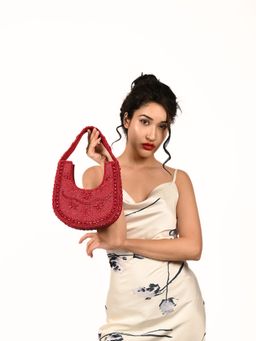 Odette - Red Suede Solid Clutch For Women