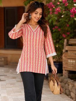 Lative Colours Of Fashion - Pink Floral Short Kurti