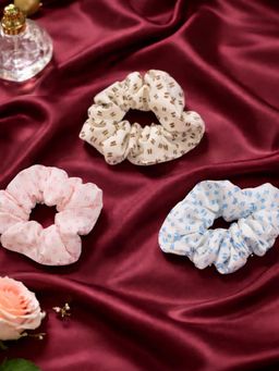 Accessher - Minimal Fabric Scrunchies Stretchy Strong Hold Hair Ties (Pack Of 3)