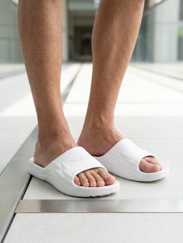 Red Tape - Men's EVA Comfort White Sliders